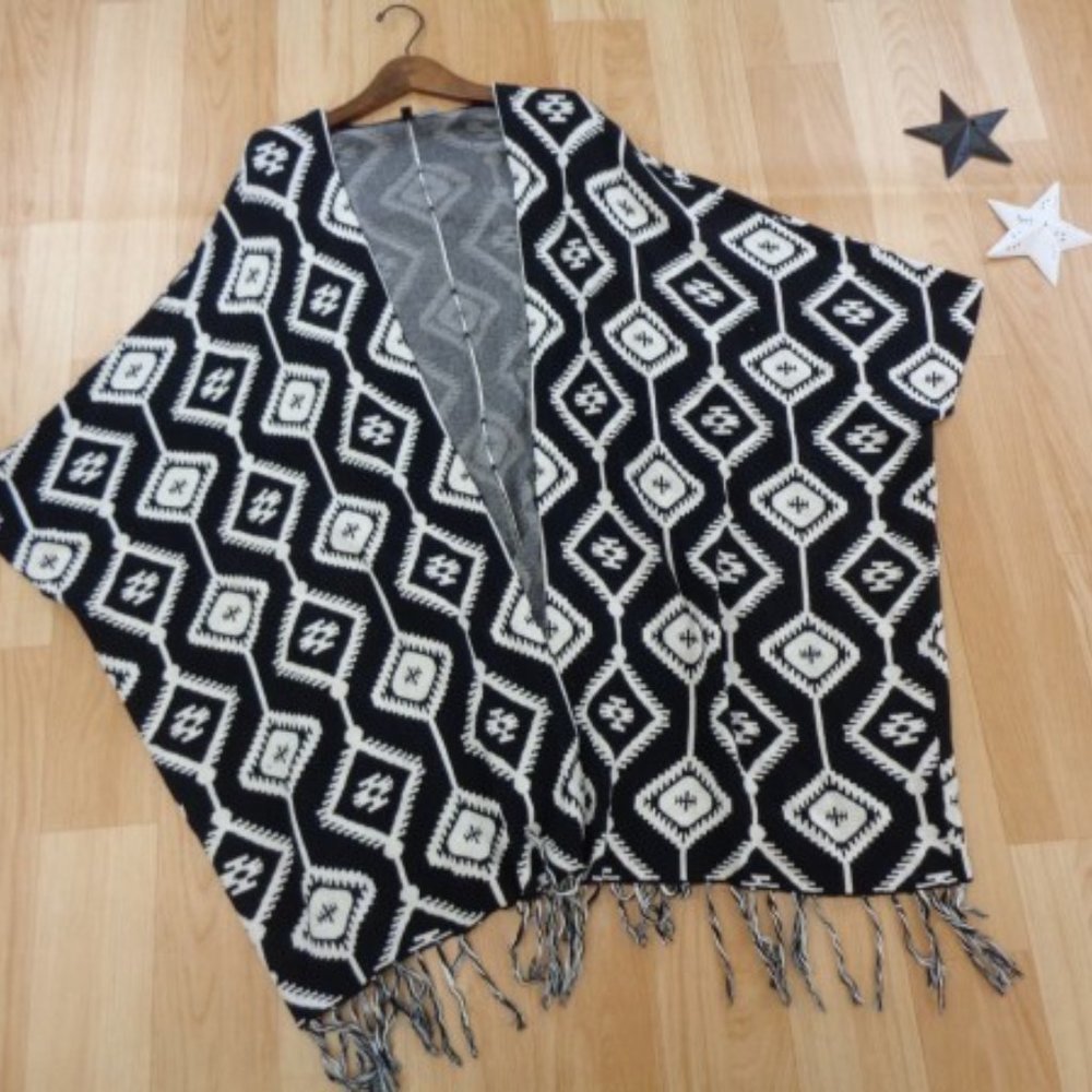 Poncho with Aztec Pattern by H&M Divided